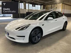 Pearl white multicoat Usata 2023 Tesla Model 3 Tre volumi | 32.200 € (Buon prezzo)