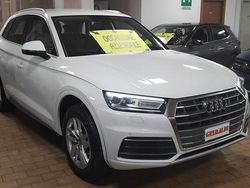 Bianco ibis / pastello Usata 2017 Audi Q5 Business SUV | 21.900 € (Buon prezzo)