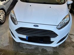 Bianco Usata 2014 Ford Fiesta Due volumi | 5800 € (Ottimo prezzo)