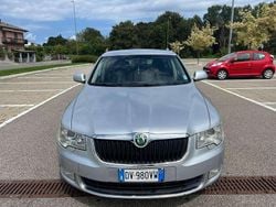 Grigio Usata 2009 Skoda Superb Elegance Tre volumi | 4990 € (Cara)