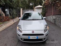 Grigio Usata 2014 Fiat Punto Lounge Tre volumi | 4900 € (Buon prezzo)