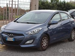 Grigio Usata 2012 Hyundai i30 Comfort Tre volumi | 7500 € (Cara)
