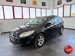 Nero Usata 2012 Ford Focus Titanium Station wagon | 5899 € (Buon prezzo)