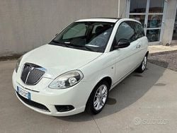 Bianco Usata 2011 Lancia Ypsilon S Due volumi | 4500 € (Ottimo prezzo)