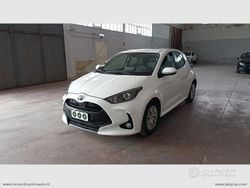 Bianco Usata 2021 Toyota Yaris Hybrid Active Tre volumi | 12.290 € (Ottimo prezzo)