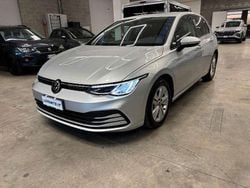 Argento Usata 2020 VW Golf VII Life Tre volumi | 19.400 € (Buon prezzo)