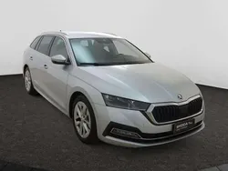 Argento Usata 2022 Skoda Octavia Style Station wagon | 17.900 € (Buon prezzo)