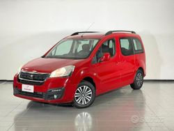 Rosso Usata 2015 Peugeot Partner Tepee Outdoor Monovolume | 8900 € (Buon prezzo)