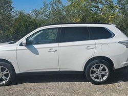 Bianco Usata 2013 Mitsubishi Outlander SUV | 9300 €