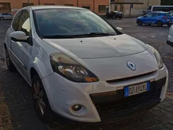 Bianco Usata 2010 Renault Clio III Dynamique Tre volumi | 3500 € (Buon prezzo)