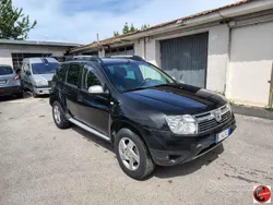 Nero Usata 2011 Dacia Duster Lauréate SUV | 6900 € (Buon prezzo)