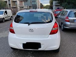 Bianco Usata 2011 Hyundai i20 Due volumi | 4300 € (Buon prezzo)