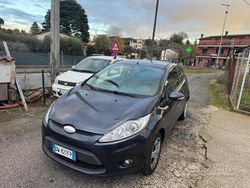 Grigio Usata 2009 Ford Fiesta Tre volumi | 1400 € (Ottimo prezzo)