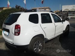 Bianco Usata 2014 Dacia Duster Lauréate Station wagon | 8500 € (Buon prezzo)