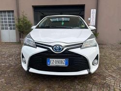 Bianco Usata 2015 Toyota Yaris Hybrid Active Tre volumi | 7000 € (Super prezzo)
