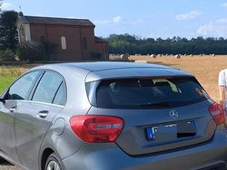 Grigio Usata 2014 Mercedes 180 Tre volumi | 12.000 €