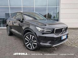 Onyx black / metallic Usata 2022 Volvo XC40 Inscription SUV | 28.990 € (Molto cara)
