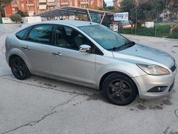 Grigio Usata 2008 Ford Focus Tre volumi | 1300 € (Buon prezzo)