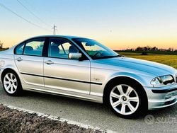 Grigio Usata 2001 BMW 320 Tre volumi | 1990 € (Buon prezzo)