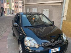Nero Usata 2005 Toyota Yaris | 4500 € (Molto cara)