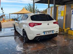Bianco Usata 2011 Alfa Romeo Giulietta Progression Tre volumi | 5500 € (Buon prezzo)