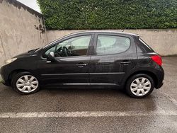 Nero Usata 2007 Peugeot 207 Tre volumi | 1150 € (Ottimo prezzo)
