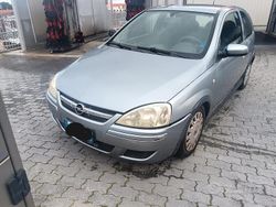 Grigio Usata 2003 Opel Corsa Eco Due volumi | 800 € (Buon prezzo)