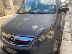 Grigio Usata 2006 Opel Zafira Monovolume | 500 € (Super prezzo)
