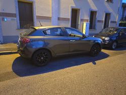 Usata 2015 Alfa Romeo Giulietta Distinctive Tre volumi | 9200 € (Buon prezzo)