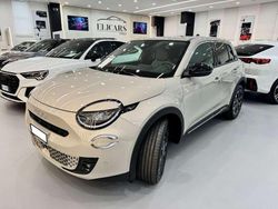 Crema cappuccino Usata 2024 Fiat 600 La Prima SUV | 21.990 €