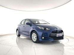 Blu Usata 2020 Toyota Yaris Hybrid Business Edition Tre volumi | 15.900 € (Ottimo prezzo)