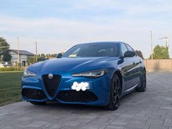 Blu/azzurro Usata 2023 Alfa Romeo Giulia Competizione Tre volumi | 47.000 € (Molto cara)