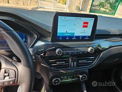 Grigio Usata 2022 Ford Kuga SUV | 21.500 € (Cara)