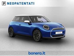 Blazing blue Nuova 2025 Mini Cooper SE Favoured Due volumi | 41.350 €