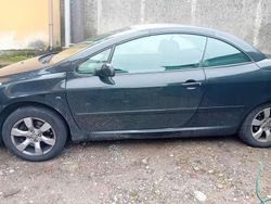 Usata 2006 Peugeot 307 CC Cabrio | 2000 € (Buon prezzo)