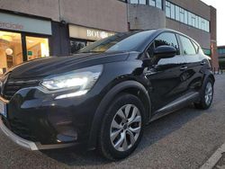 Usata 2021 Renault Captur Zen SUV | 15.500 € (Buon prezzo)