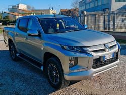 Grigio Usata 2022 Mitsubishi L200 Pick-up | 23.500 € (Buon prezzo)