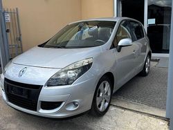 Argento Usata 2011 Renault Scénic III Monovolume | 4000 € (Buon prezzo)