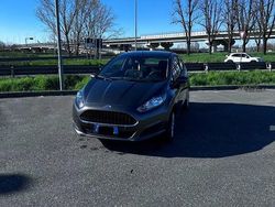 Grigio Usata 2016 Ford Fiesta Due volumi | 7999 € (Buon prezzo)