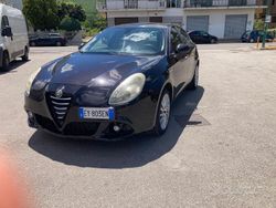 Usata 2015 Alfa Romeo Giulietta Due volumi | 6490 € (Buon prezzo)
