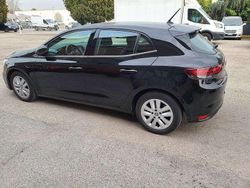 Nero Usata 2021 Renault Mégane IV Tre volumi | 9500 € (Ottimo prezzo)