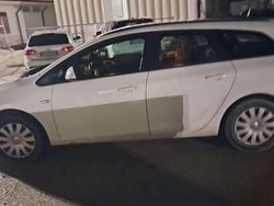 Bianco Usata 2013 Opel Astra Station wagon | 2790 € (Ottimo prezzo)