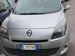 Grigio Usata 2011 Renault Scénic III Monovolume | 2500 € (Buon prezzo)