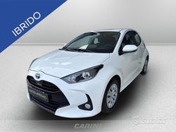 Bianco Usata 2022 Toyota Yaris Hybrid Active Tre volumi | 15.900 € (Ottimo prezzo)