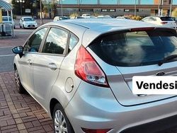 Grigio Usata 2016 Ford Fiesta Due volumi | 7450 € (Buon prezzo)