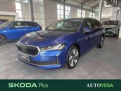 Blu pastello Usata 2024 Skoda Superb Selection Station wagon | 37.900 € (Molto cara)