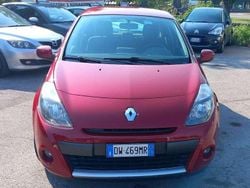 Rosso Usata 2009 Renault Clio III LE Tre volumi | 3490 € (Buon prezzo)