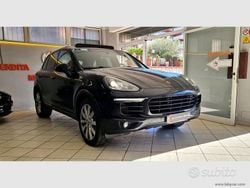 Nero Usata 2017 Porsche Cayenne Platinum Edition SUV | 32.950 € (Cara)