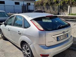 Grigio Usata 2009 Ford Focus Tre volumi | 1499 € (Ottimo prezzo)