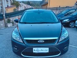 Grigio Usata 2010 Ford Focus Tre volumi | 4550 € (Molto cara)